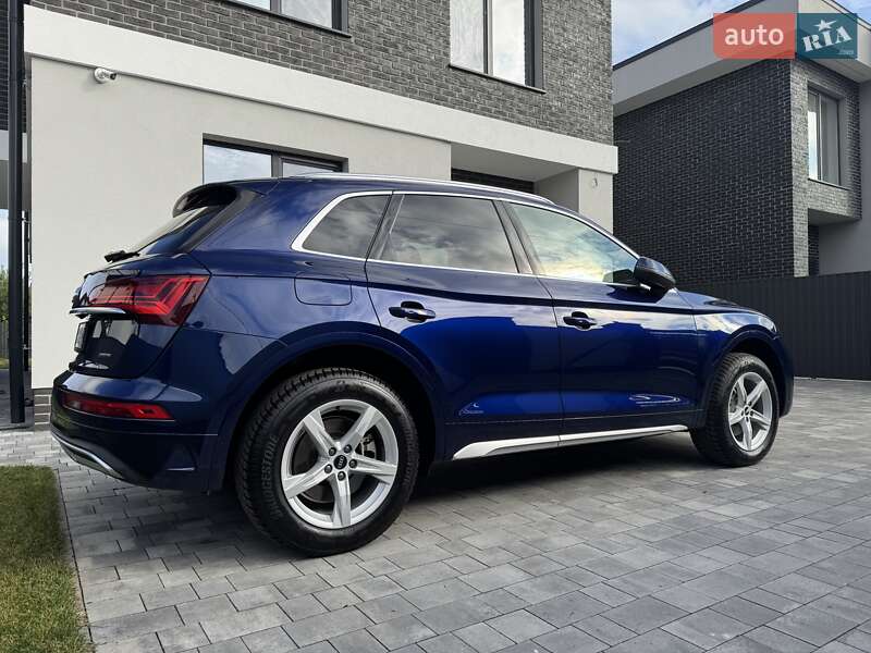 Позашляховик / Кросовер Audi Q5 2021 в Києві