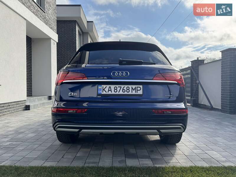 Позашляховик / Кросовер Audi Q5 2021 в Києві