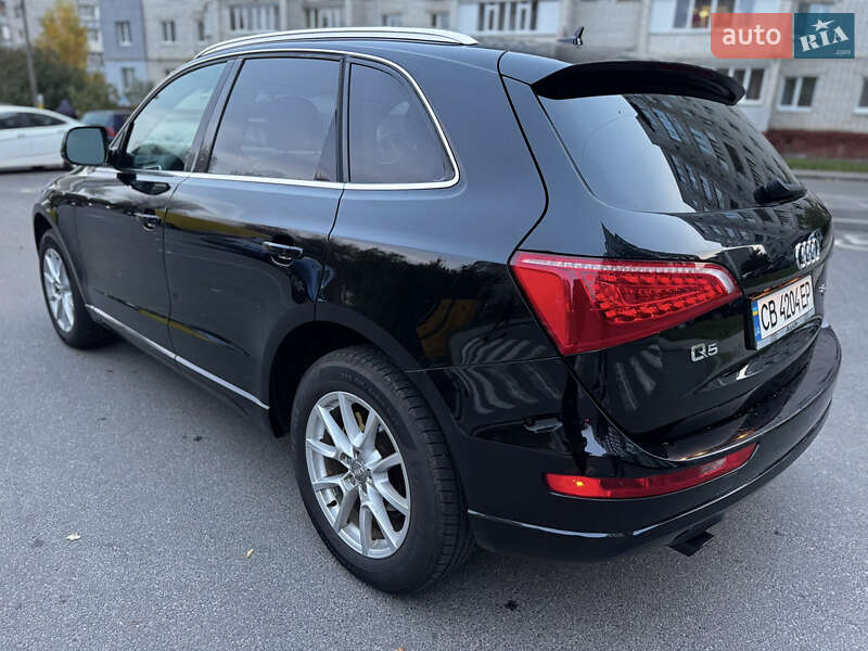 Позашляховик / Кросовер Audi Q5 2011 в Чернігові