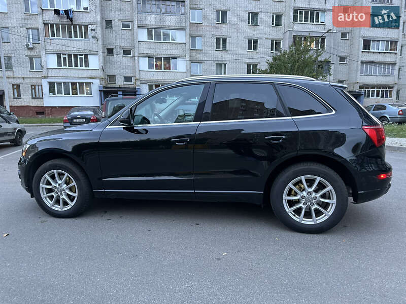 Позашляховик / Кросовер Audi Q5 2011 в Чернігові