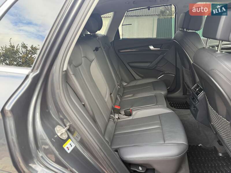 Позашляховик / Кросовер Audi Q5 2018 в Луцьку