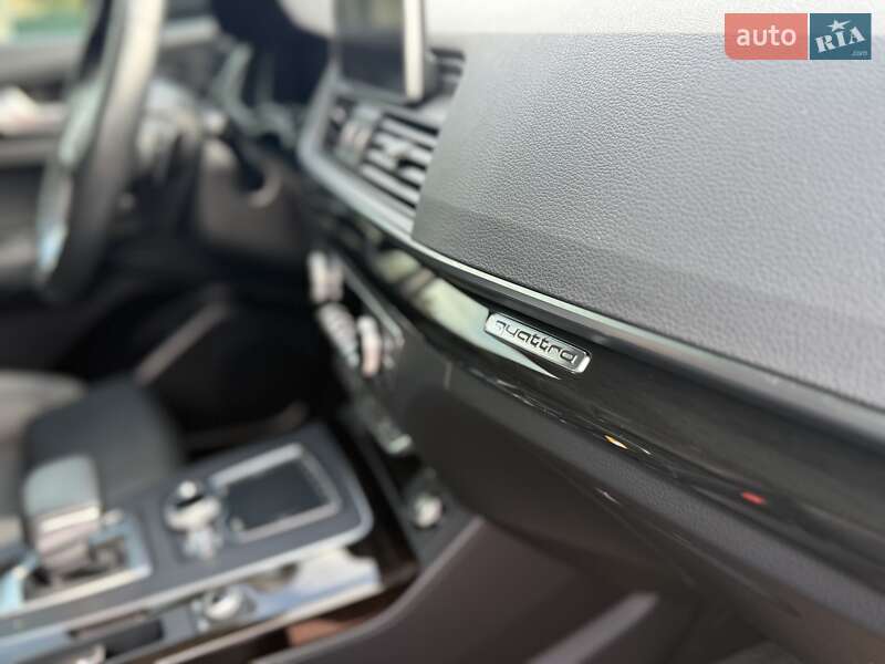 Позашляховик / Кросовер Audi Q5 2018 в Луцьку