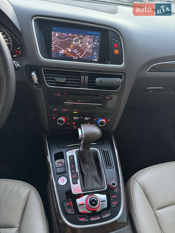 Внедорожник / Кроссовер Audi Q5 2014 в Луцке