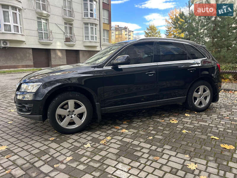 Позашляховик / Кросовер Audi Q5 2011 в Івано-Франківську