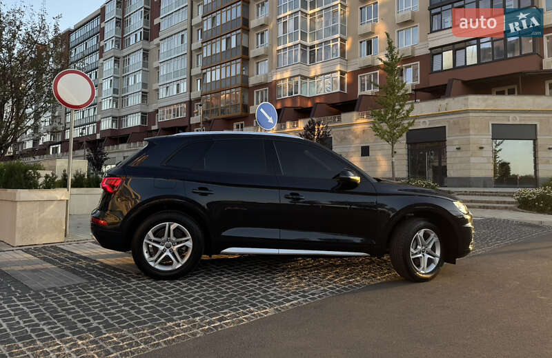 Позашляховик / Кросовер Audi Q5 2017 в Києві фото 5 Позашляховик / Кросовер Audi Q5 2017 в Києві