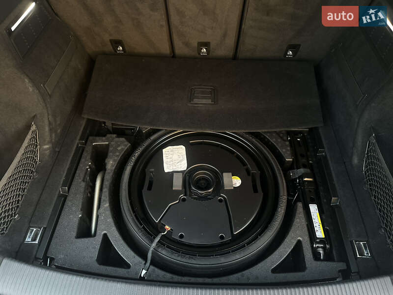 Позашляховик / Кросовер Audi Q5 2017 в Києві фото 30 Позашляховик / Кросовер Audi Q5 2017 в Києві