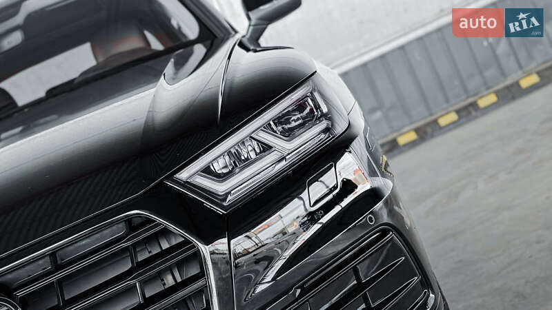 Позашляховик / Кросовер Audi Q5 2019 в Рівному