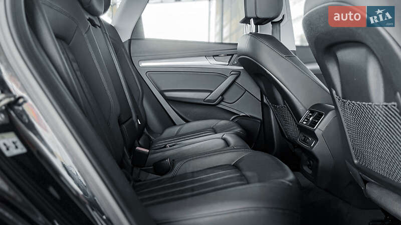 Позашляховик / Кросовер Audi Q5 2019 в Рівному