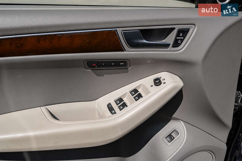 Внедорожник / Кроссовер Audi Q5 2011 в Луцке