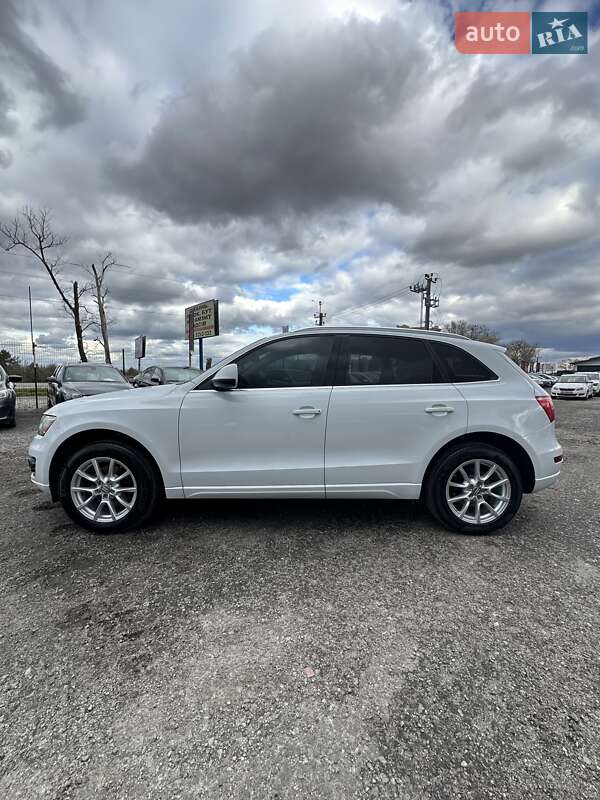 Позашляховик / Кросовер Audi Q5 2011 в Білогородці