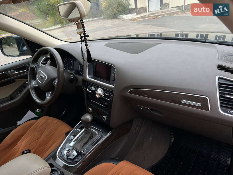 Позашляховик / Кросовер Audi Q5 2012 в Слов'янську