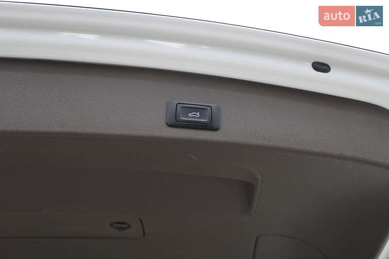 Внедорожник / Кроссовер Audi Q5 2015 в Ровно