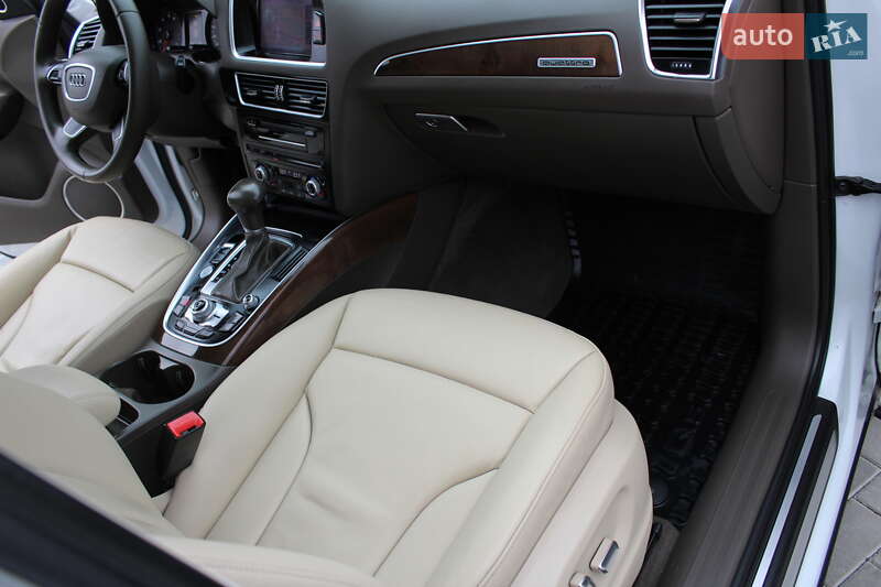 Внедорожник / Кроссовер Audi Q5 2015 в Ровно