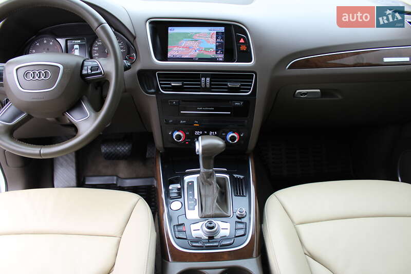 Внедорожник / Кроссовер Audi Q5 2015 в Ровно