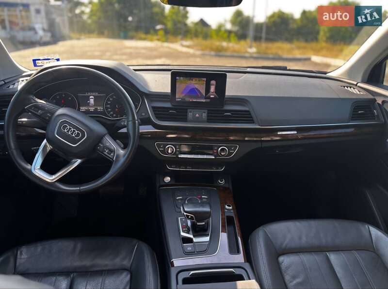 Внедорожник / Кроссовер Audi Q5 2018 в Остроге