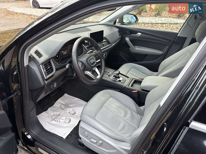 Позашляховик / Кросовер Audi Q5 2018 в Києві