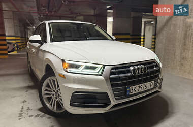 Внедорожник / Кроссовер Audi Q5 2017 в Ровно