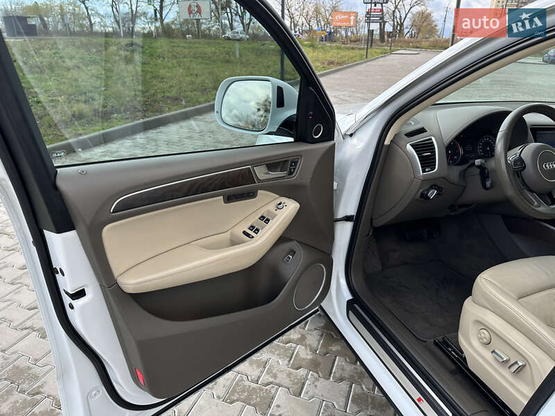 Внедорожник / Кроссовер Audi Q5 2015 в Киеве