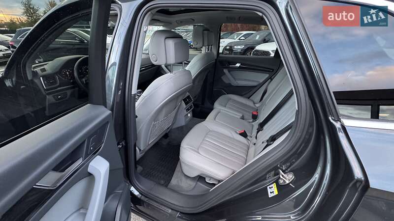 Позашляховик / Кросовер Audi Q5 2019 в Києві фото 16 Позашляховик / Кросовер Audi Q5 2019 в Києві