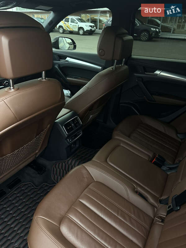 Позашляховик / Кросовер Audi Q5 2017 в Києві