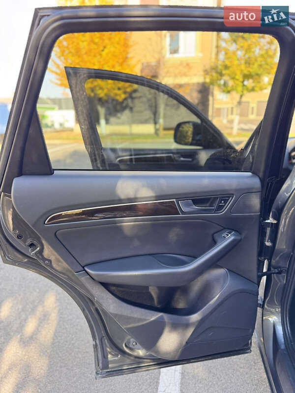 Позашляховик / Кросовер Audi Q5 2016 в Києві