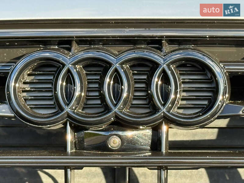 Позашляховик / Кросовер Audi Q5 2018 в Стрию