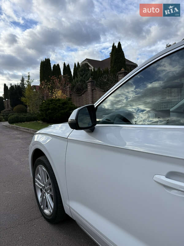 Позашляховик / Кросовер Audi Q5 2019 в Рівному