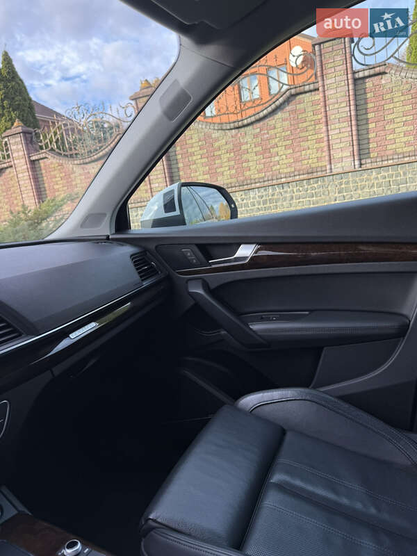 Позашляховик / Кросовер Audi Q5 2019 в Рівному