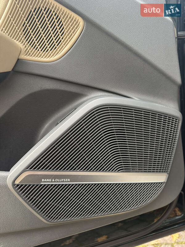 Позашляховик / Кросовер Audi Q5 2017 в Львові фото 16 Позашляховик / Кросовер Audi Q5 2017 в Львові