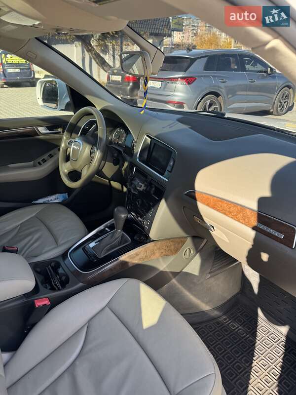 Внедорожник / Кроссовер Audi Q5 2010 в Кропивницком