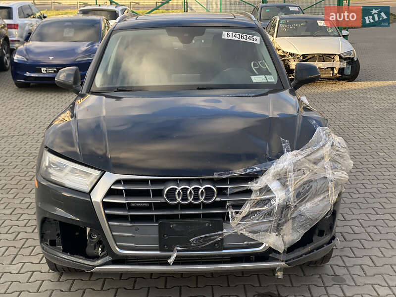 Позашляховик / Кросовер Audi Q5 2018 в Луцьку