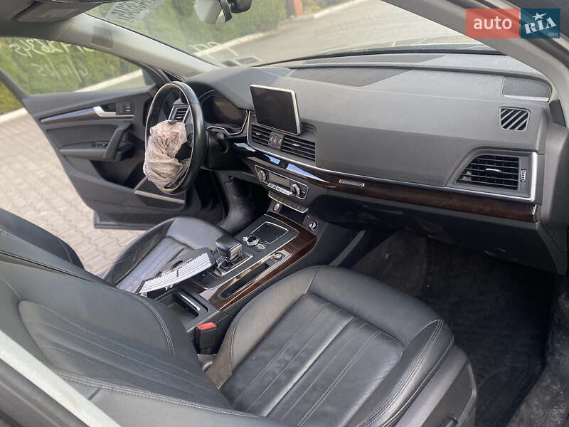 Позашляховик / Кросовер Audi Q5 2018 в Луцьку