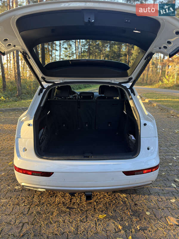 Позашляховик / Кросовер Audi Q5 2020 в Львові фото 10 Позашляховик / Кросовер Audi Q5 2020 в Львові