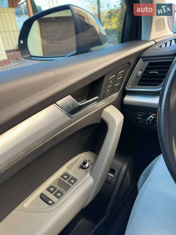 Позашляховик / Кросовер Audi Q5 2017 в Львові фото 45 Позашляховик / Кросовер Audi Q5 2017 в Львові