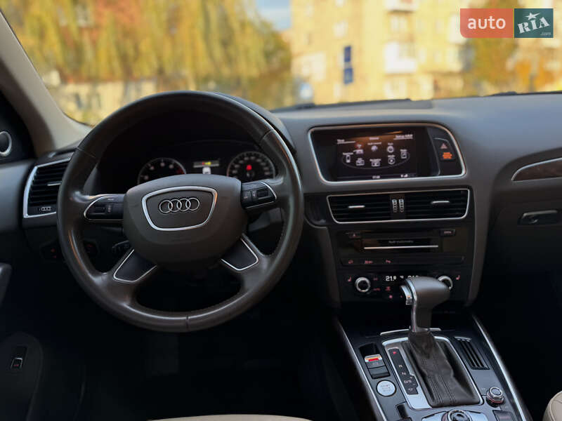 Позашляховик / Кросовер Audi Q5 2015 в Калуші