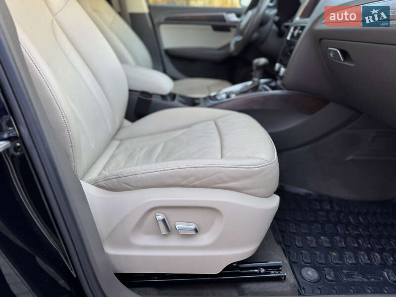 Позашляховик / Кросовер Audi Q5 2015 в Калуші