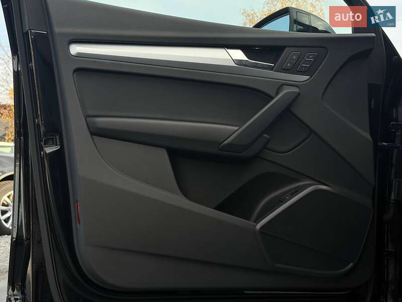 Внедорожник / Кроссовер Audi Q5 2023 в Ровно