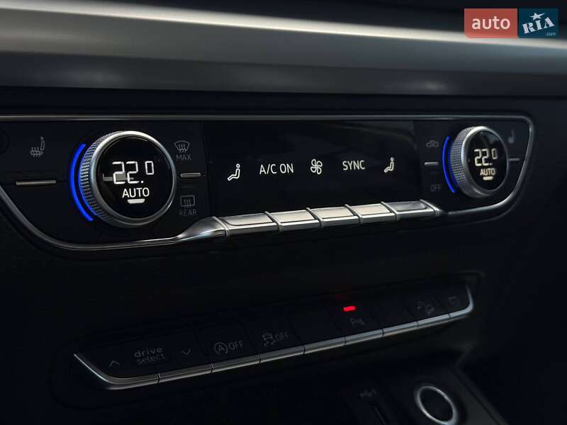 Внедорожник / Кроссовер Audi Q5 2023 в Ровно