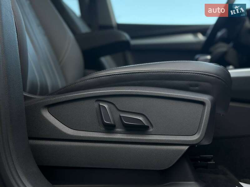 Внедорожник / Кроссовер Audi Q5 2023 в Ровно