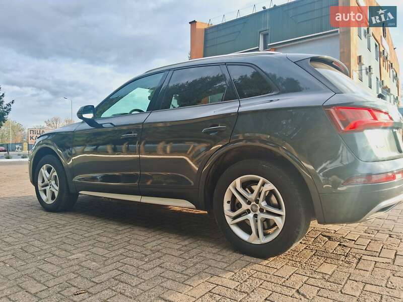 Внедорожник / Кроссовер Audi Q5 2018 в Ровно фото 3 Внедорожник / Кроссовер Audi Q5 2018 в Ровно