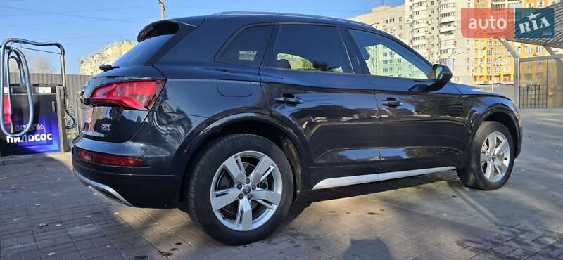 Позашляховик / Кросовер Audi Q5 2018 в Дніпрі фото 64 Позашляховик / Кросовер Audi Q5 2018 в Дніпрі