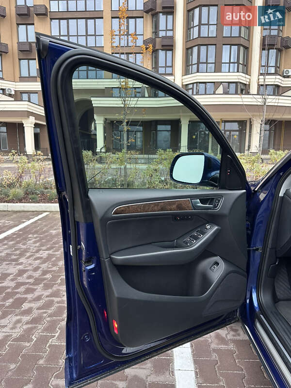 Позашляховик / Кросовер Audi Q5 2015 в Києві