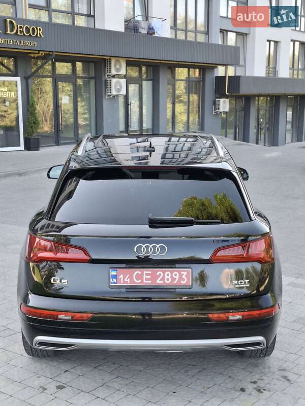 Позашляховик / Кросовер Audi Q5 2018 в Львові