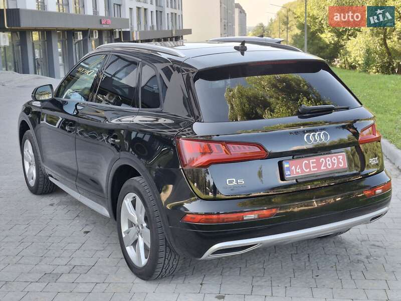 Позашляховик / Кросовер Audi Q5 2018 в Львові