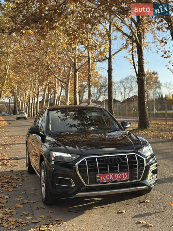 Позашляховик / Кросовер Audi Q5 2021 в Ужгороді