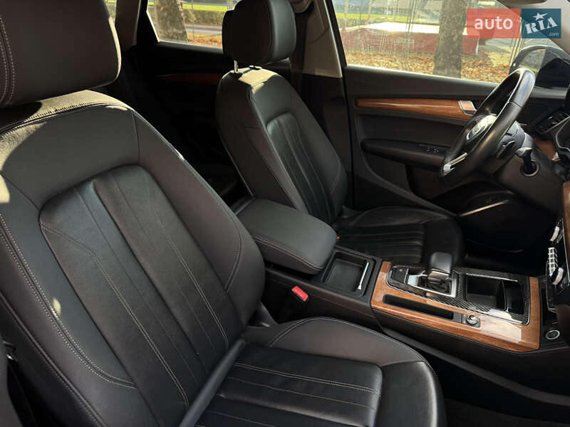 Позашляховик / Кросовер Audi Q5 2021 в Ужгороді