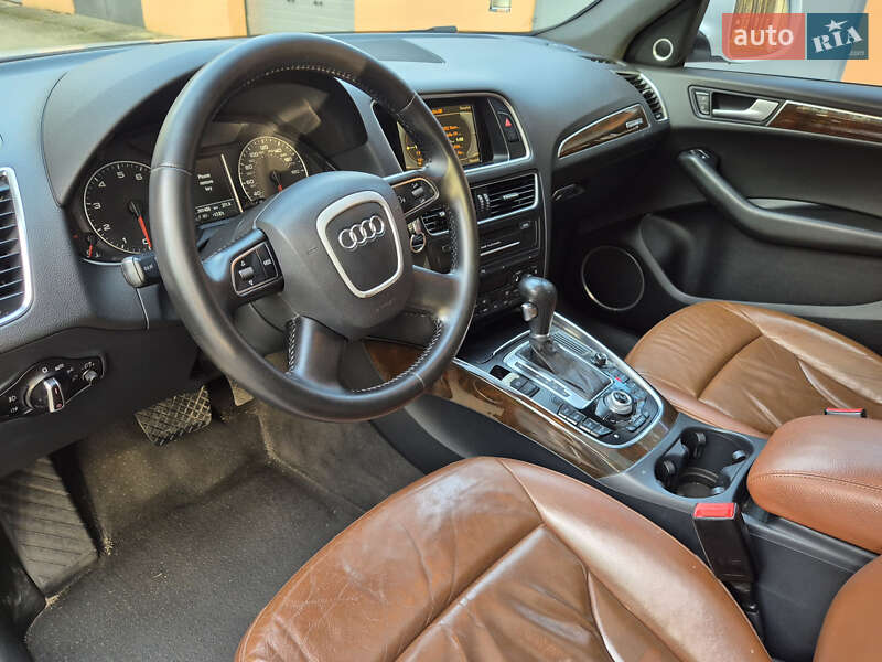 Внедорожник / Кроссовер Audi Q5 2010 в Славуте
