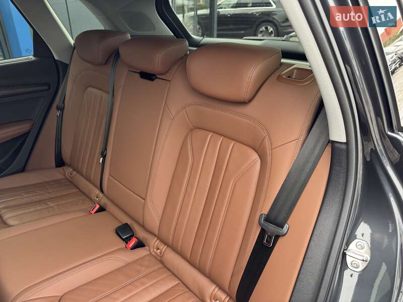 Внедорожник / Кроссовер Audi Q5 2021 в Ровно