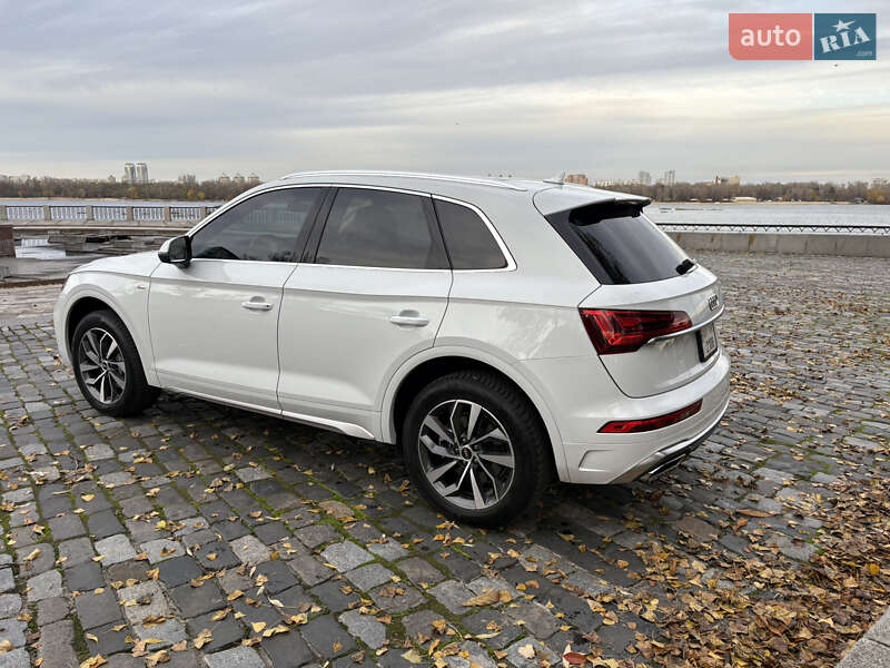 Позашляховик / Кросовер Audi Q5 2023 в Києві