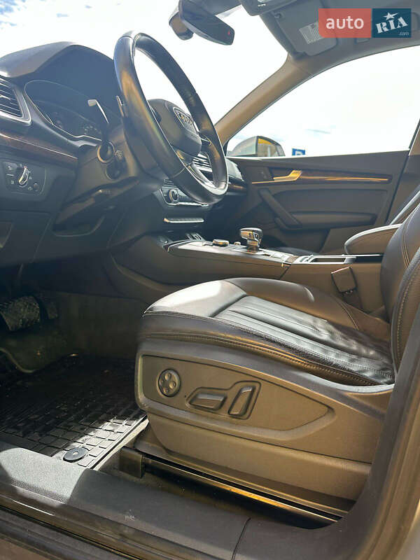 Внедорожник / Кроссовер Audi Q5 2019 в Киеве